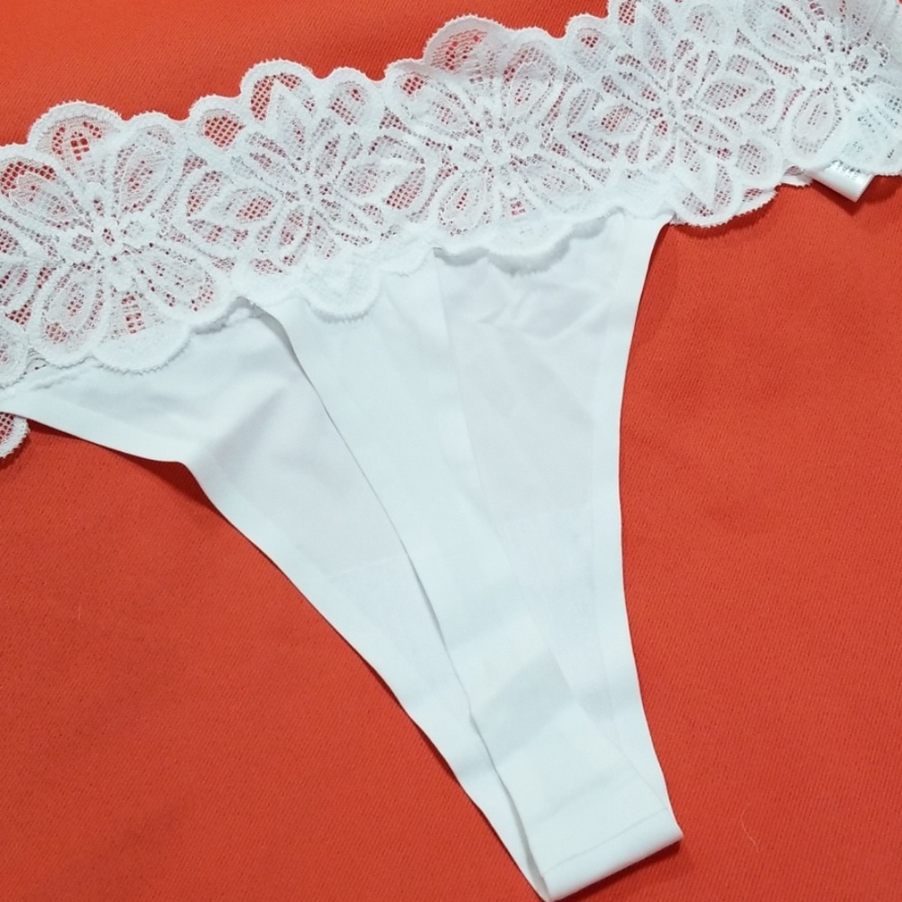 Juicy Couture Thong - Picture 4 of 7